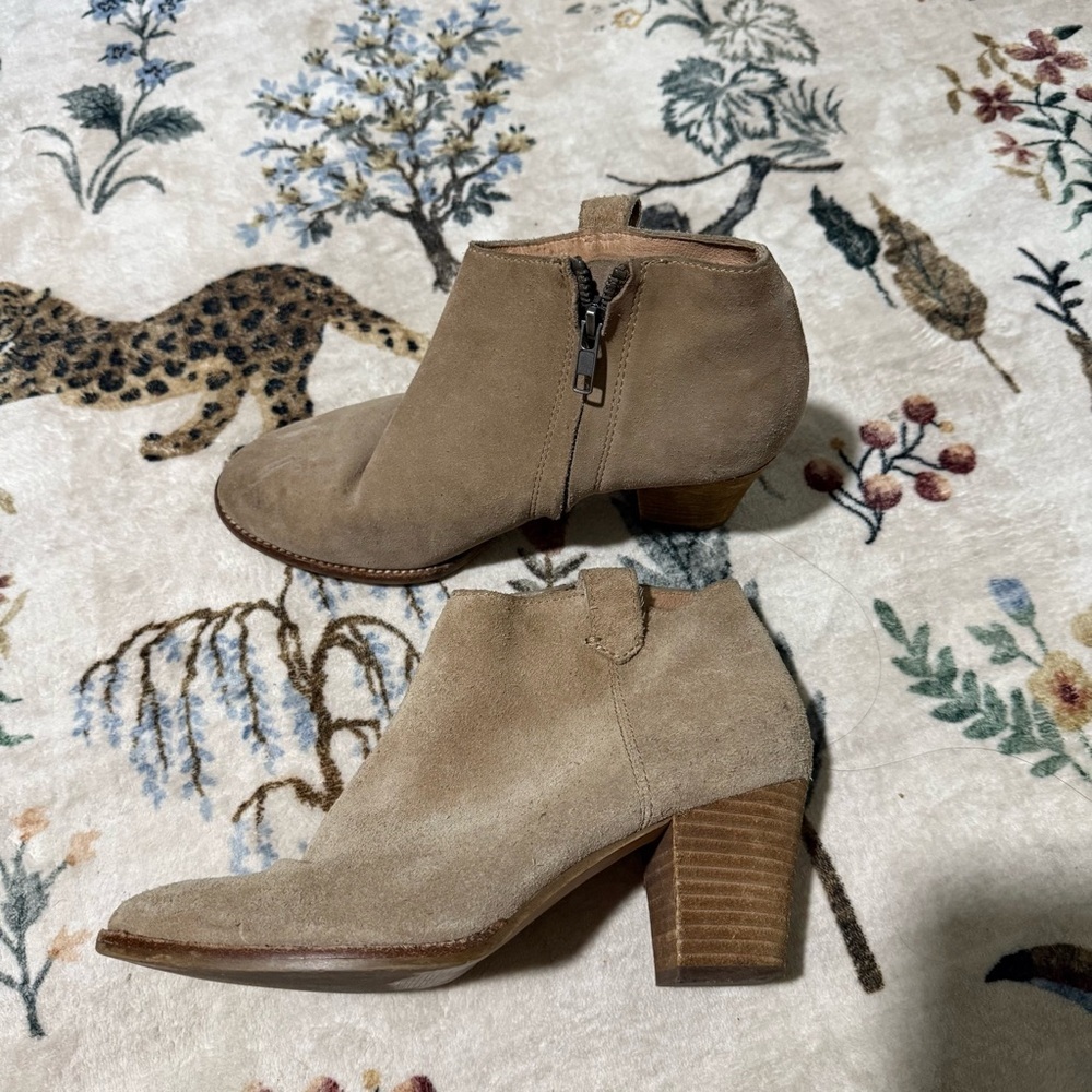 Madewell  Billie Beige Suede Block Heel Ankle Boots Size 7